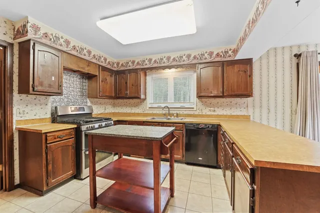 $299,000 | 2 Azalea Drive, Apalachin, NY 13732