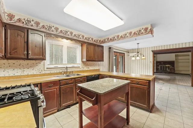 $299,000 | 2 Azalea Drive, Apalachin, NY 13732