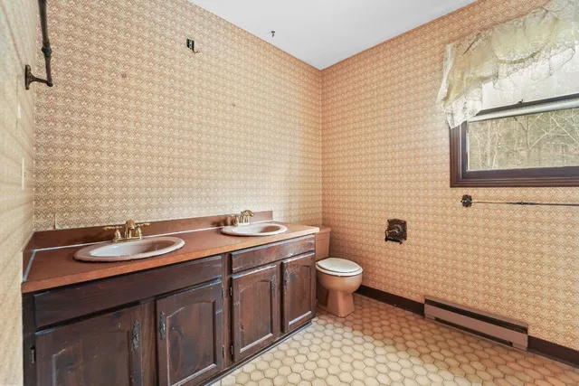 $299,000 | 2 Azalea Drive, Apalachin, NY 13732