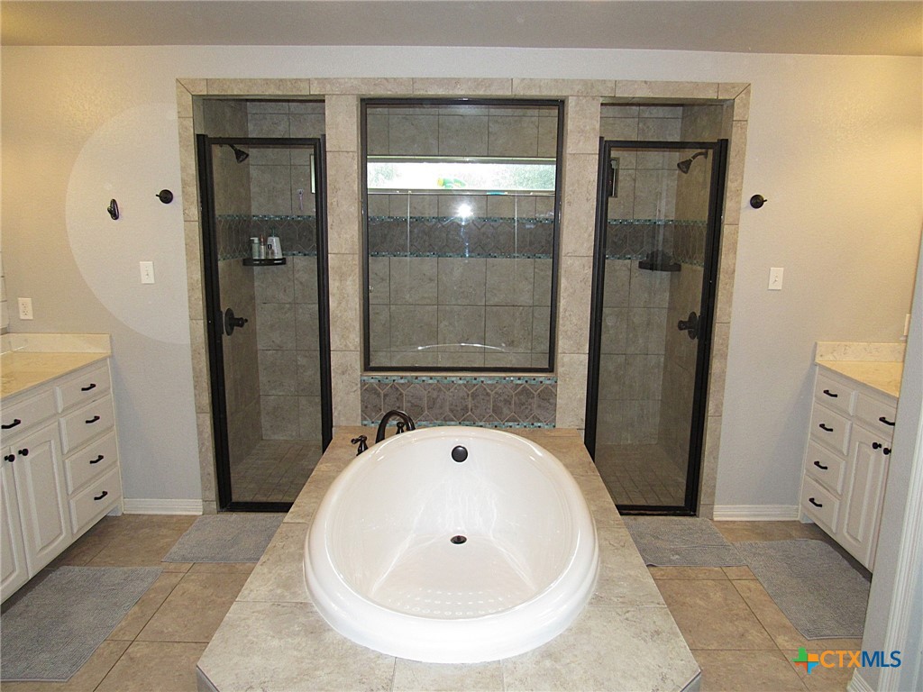 3210 Twin Ridge Drive Belton, TX 76513 - Photo 15 of 34 En Suite