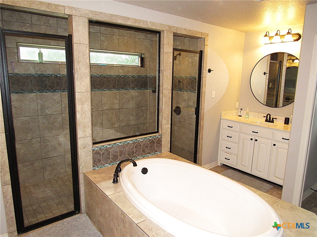 3210 Twin Ridge Drive Belton, TX 76513 - Photo 17 of 34 En Suite