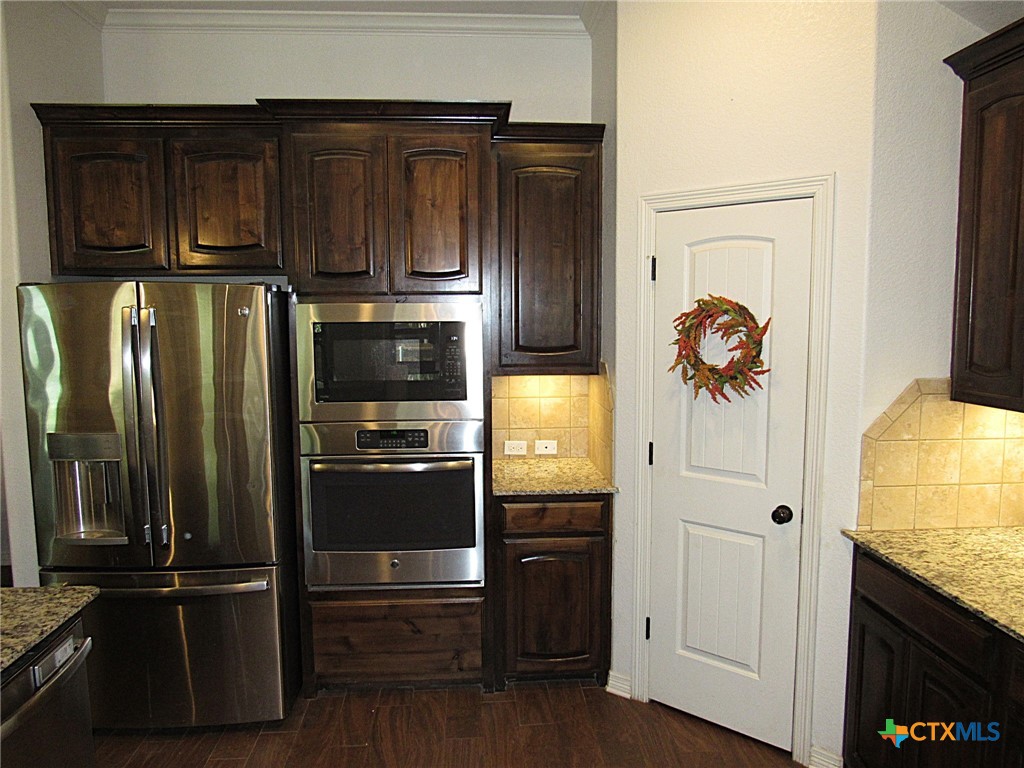 3210 Twin Ridge Drive Belton, TX 76513 - Photo 7 of 34