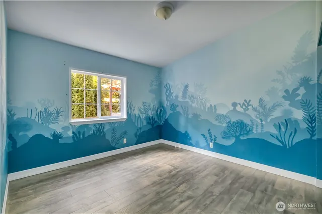 a view of empty room with window