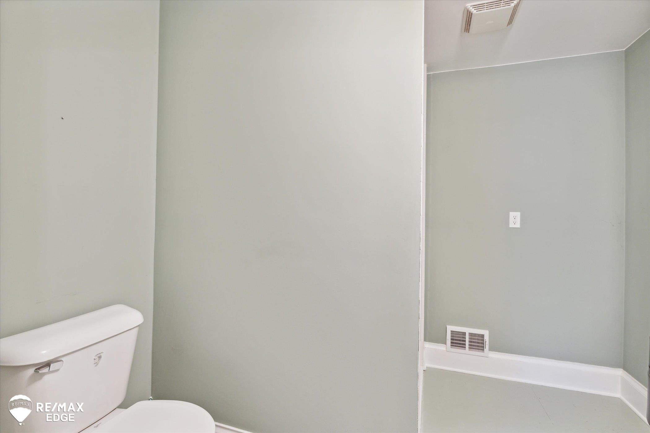3446 Davison Road Lapeer, MI 48446 - Photo 24 of 43 50148390-e27f8d1e-c8c0-49d5-9a49-32e8c0928e63.JPG