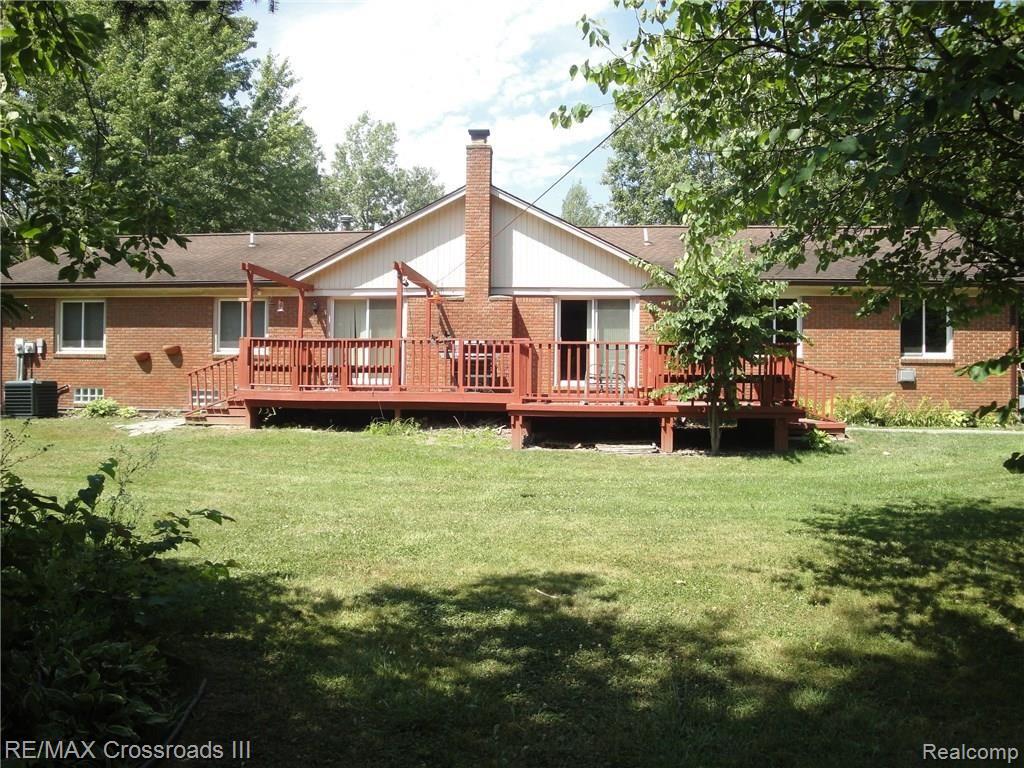 22511 Dickinson Road New Boston, MI 48164 - Photo 6 of 22 Gallery Image 6