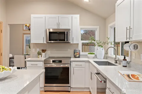 $779,950 | 15608 156th Place Southeast, Renton, WA 98058