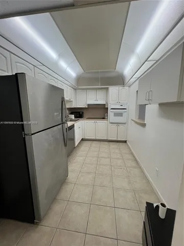 $3,000 | 19380 Collins Avenue, Unit 418, Sunny Isles Beach, FL 33160