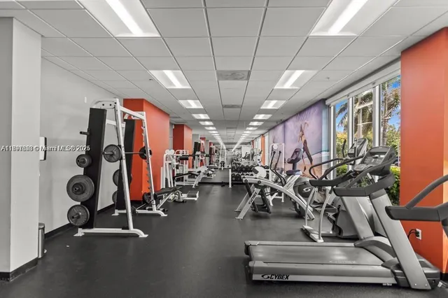 $3,000 | 19380 Collins Avenue, Unit 418, Sunny Isles Beach, FL 33160