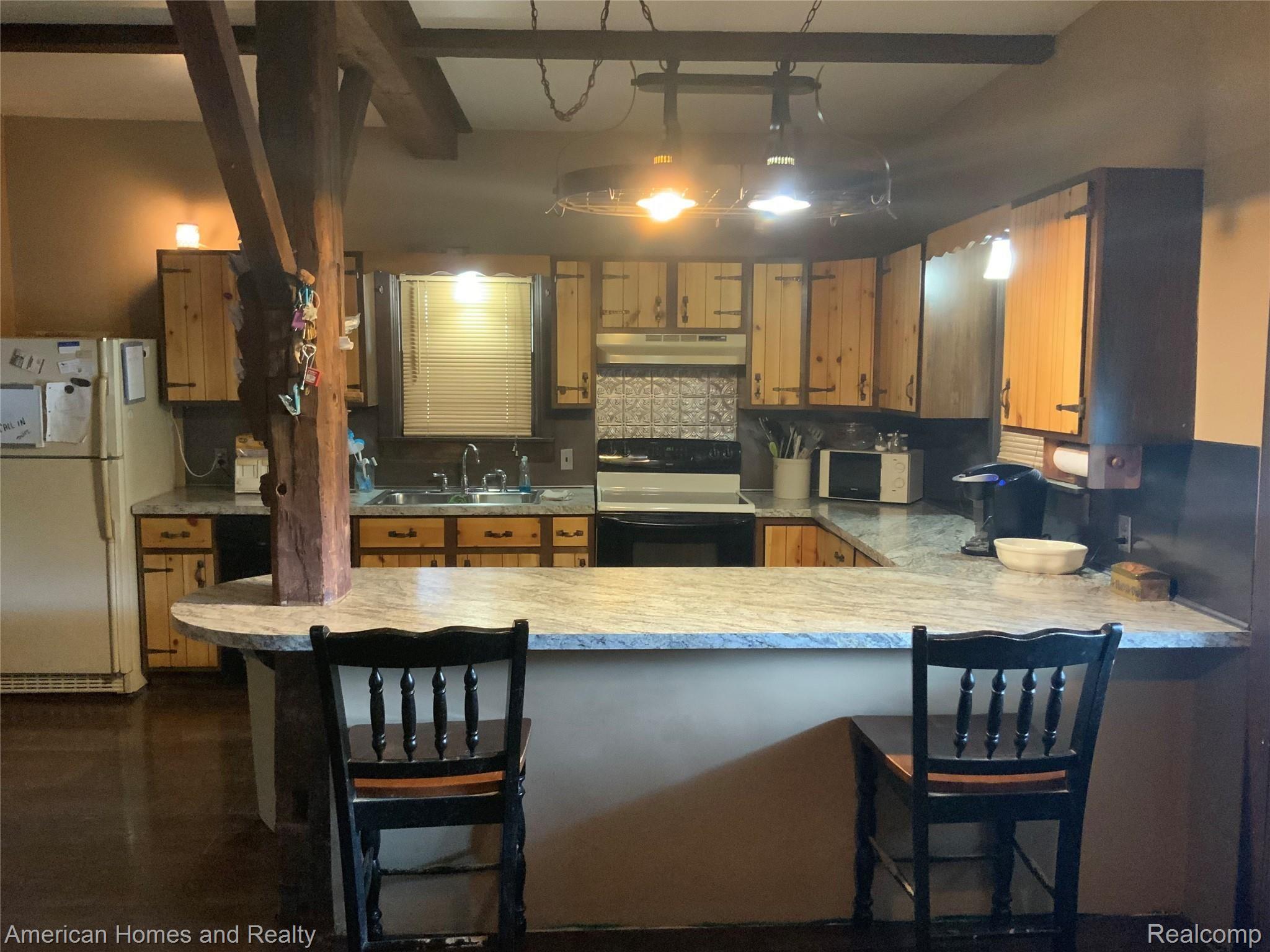 894 Mountview Road Lapeer, MI 48446 - Photo 11 of 58 B5541552-7215-4866-8678-F04FC8E49C52.jpeg