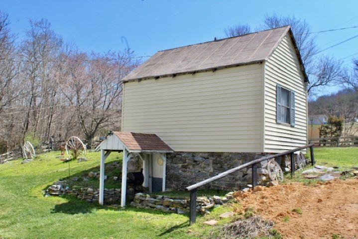2011 Broadhead School Road Middlebrook, VA 24459 - Photo 7 of 41 4