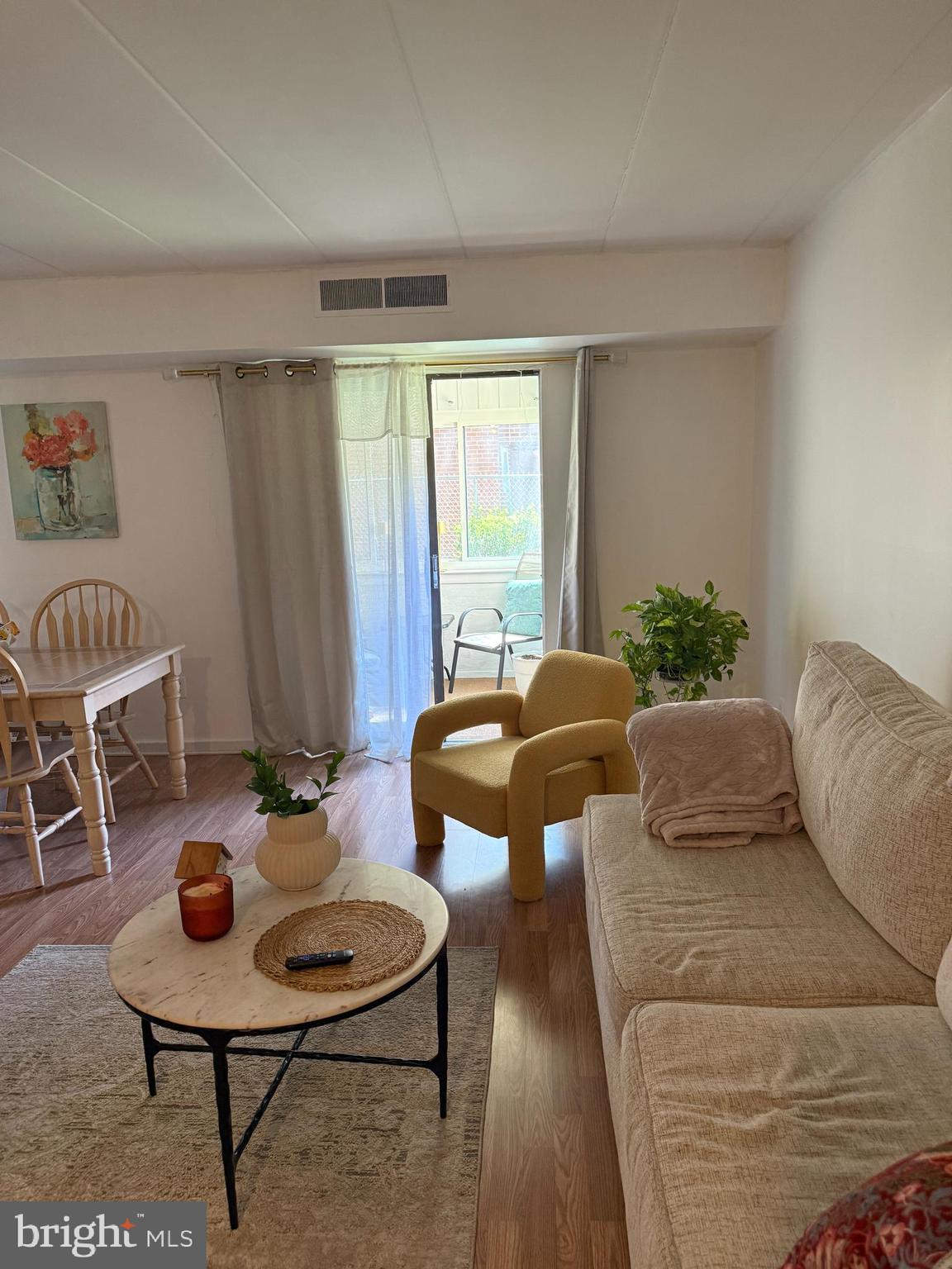 2628 Welsh Road, Unit 118 Philadelphia, PA 19152 - Photo 30 of 51 living room