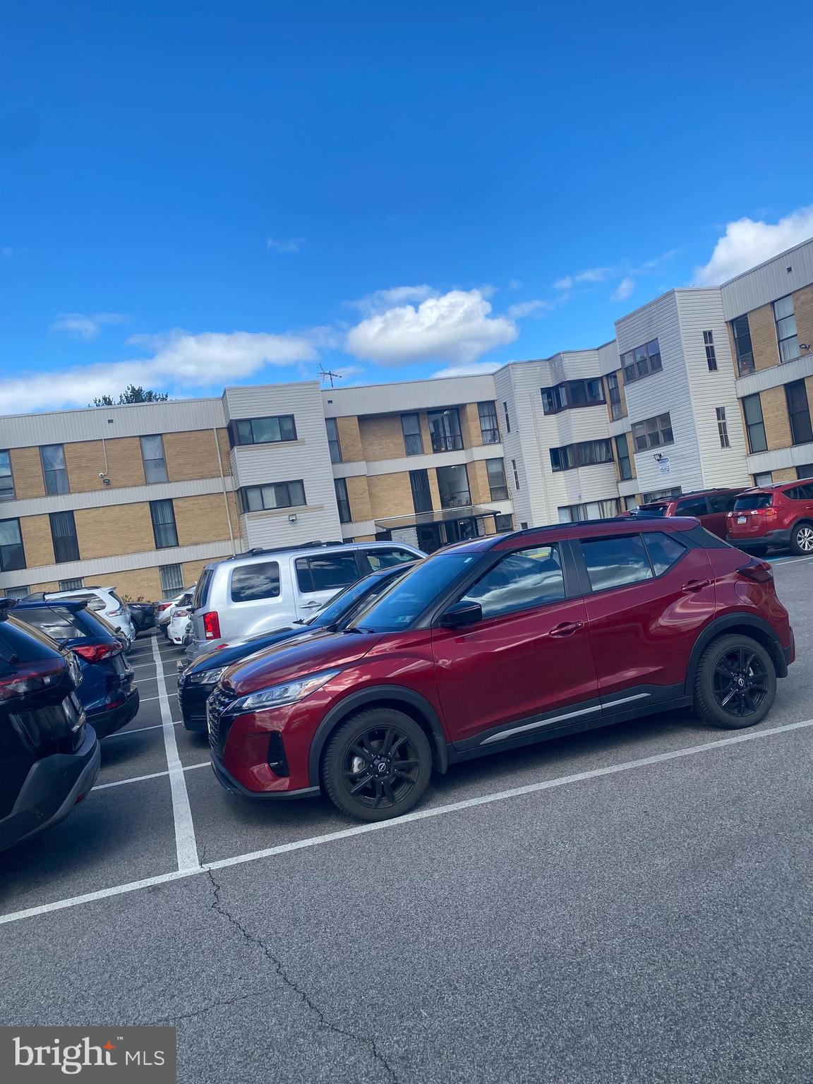 2628 Welsh Road, Unit 118 Philadelphia, PA 19152 - Photo 9 of 51 parking area