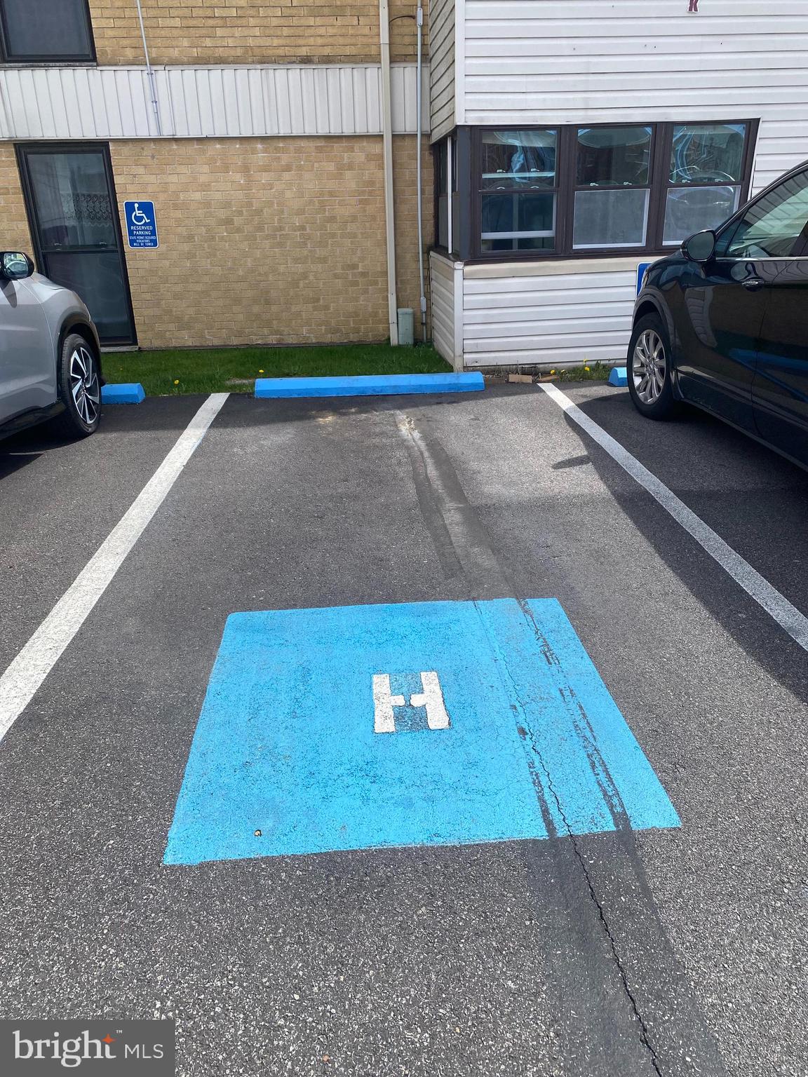 2628 Welsh Road, Unit 118 Philadelphia, PA 19152 - Photo 10 of 51 Handicap parking spots available