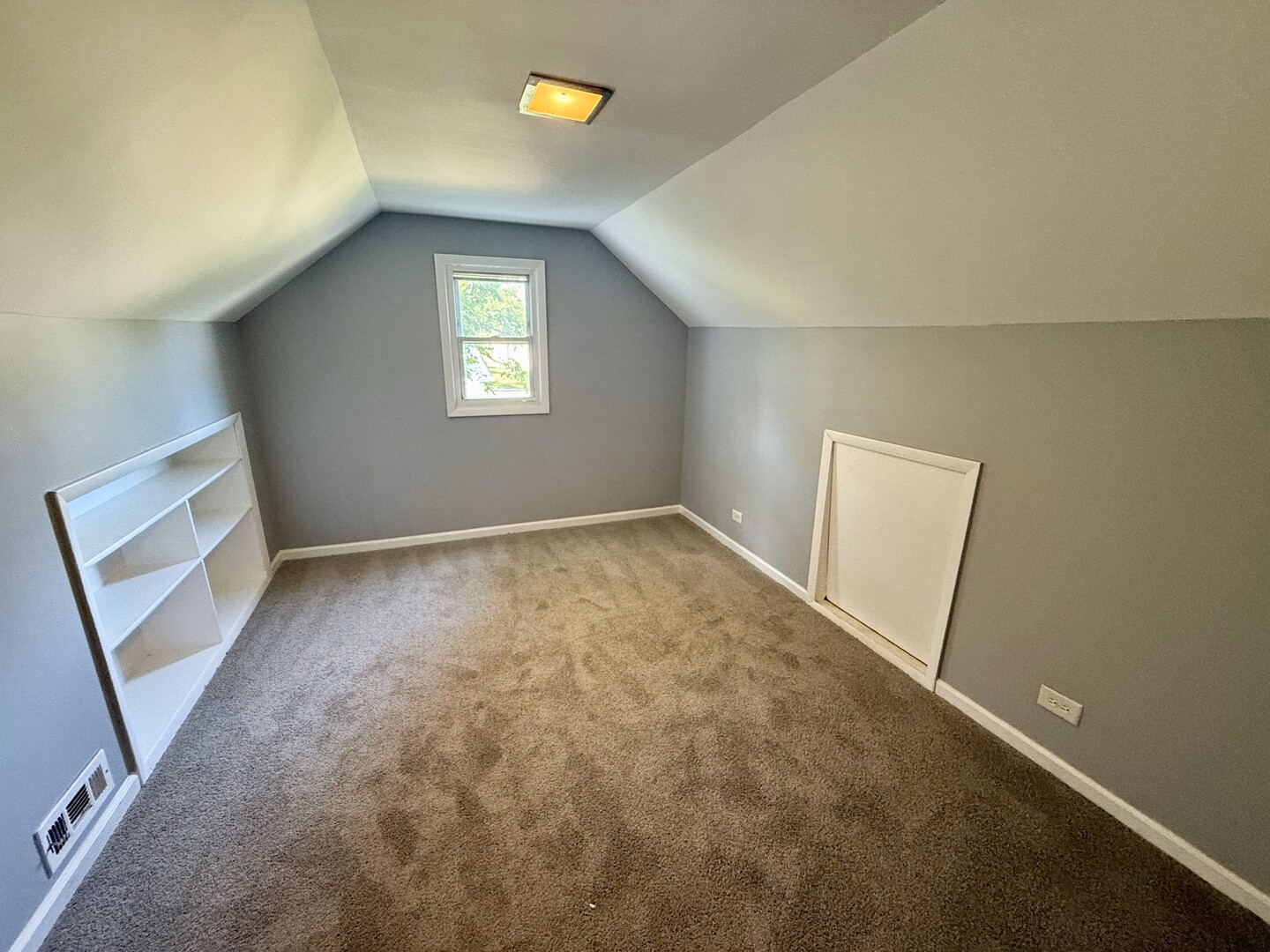 263 Allegheny Street Park Forest, IL 60466 - Photo 11 of 15 a view of an empty room with a window