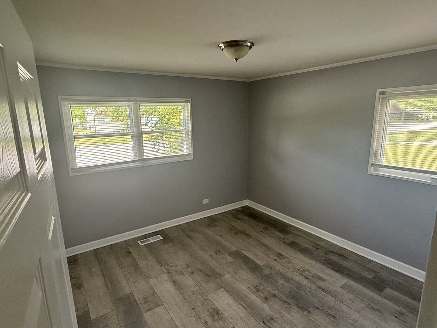 263 Allegheny Street Park Forest, IL 60466 - Photo 8 of 15 a view of an empty room with a window