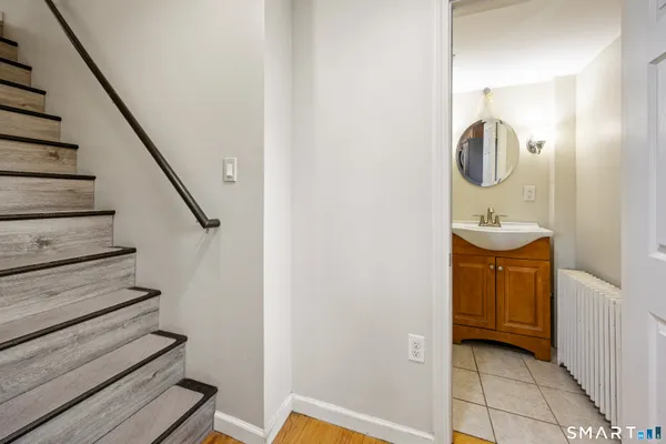 $369,900 | 278 Hobart Street, Southington, CT 06489