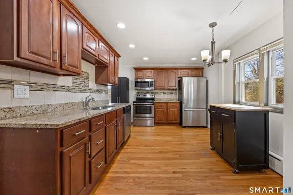 $369,900 | 278 Hobart Street, Southington, CT 06489