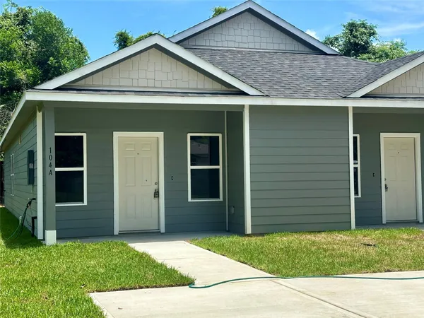 $1,700 | 104 Turner Drive, Unit A, Willis, TX 77378