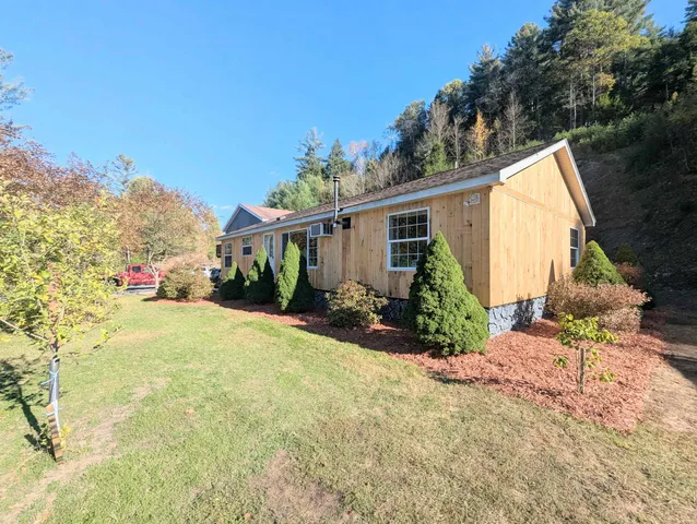 $359,950 | 43 Crestwood Drive, St. Johnsbury, VT 05819