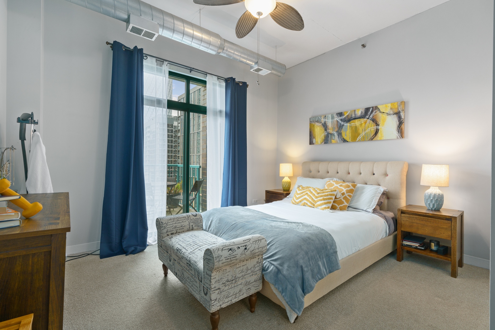 910 West Madison Street, Unit 807 Chicago, IL 60607 - Photo 12 of 21 a bedroom with a bed and a window