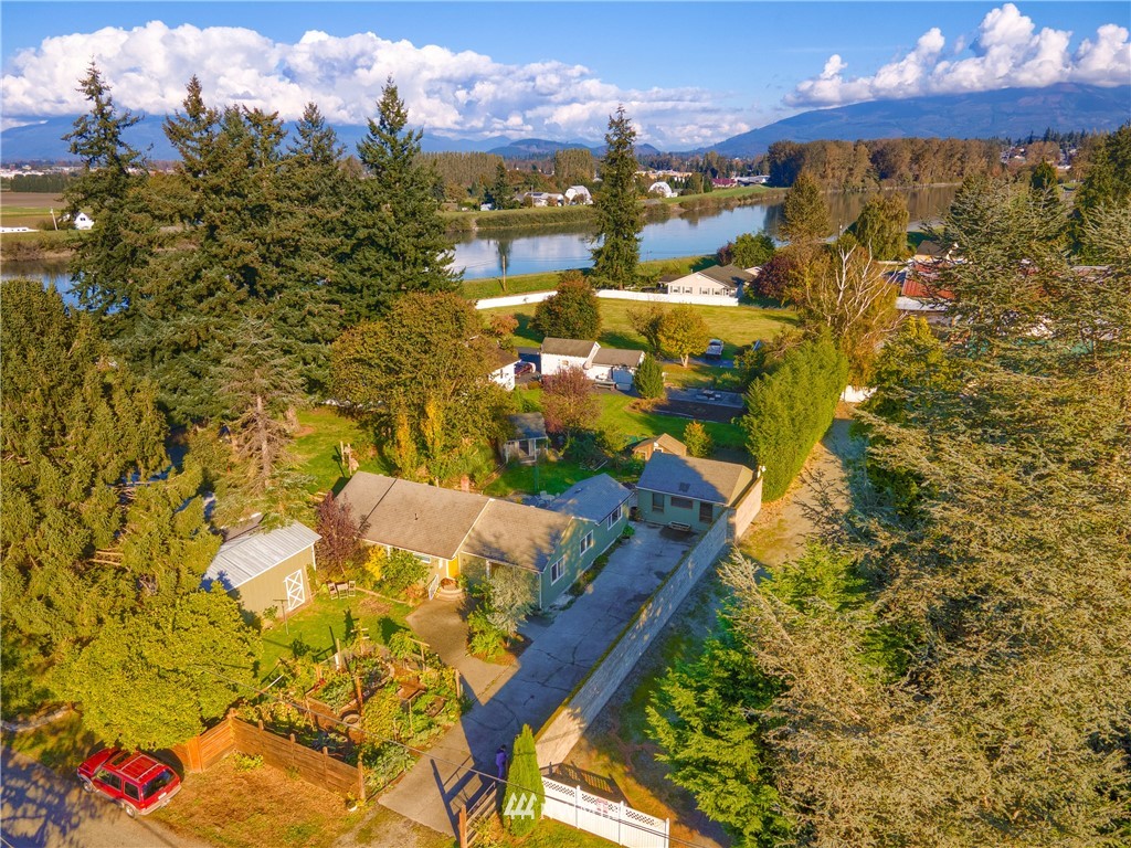 17932 Dunbar Road Mount Vernon, WA 98273 - Photo 3 of 39 a view of a city