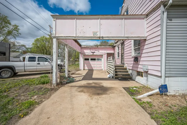 a house view with a outdoor space