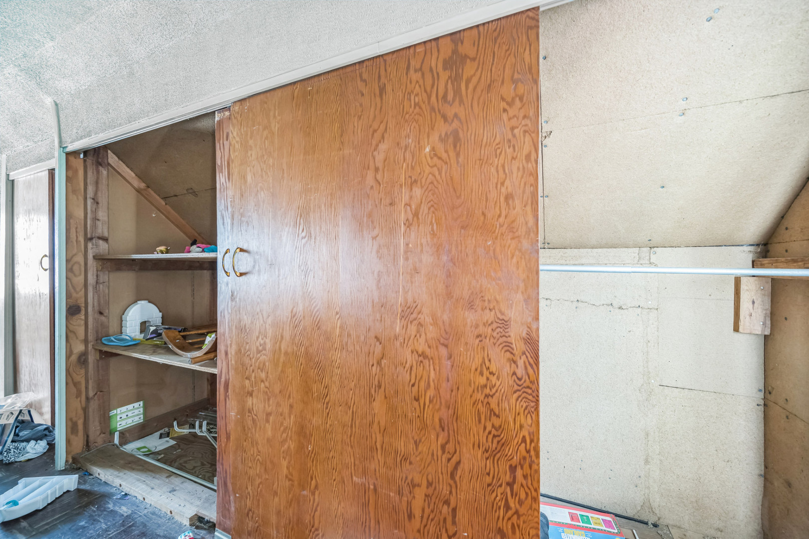 230 West Garfield Avenue Decatur, IL 62526 - Photo 24 of 34 a close view of closet