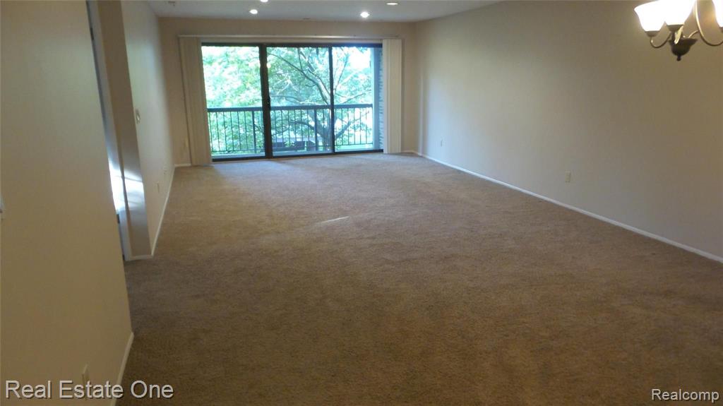 29535 Pine Ridge Circle, Unit 10 Farmington, MI 48331 - Photo 2 of 43