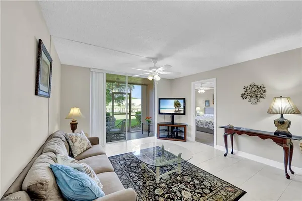 $2,395 | 100 Forest Lakes Boulevard, Unit 110, Naples, FL 34105