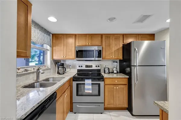 $2,395 | 100 Forest Lakes Boulevard, Unit 110, Naples, FL 34105