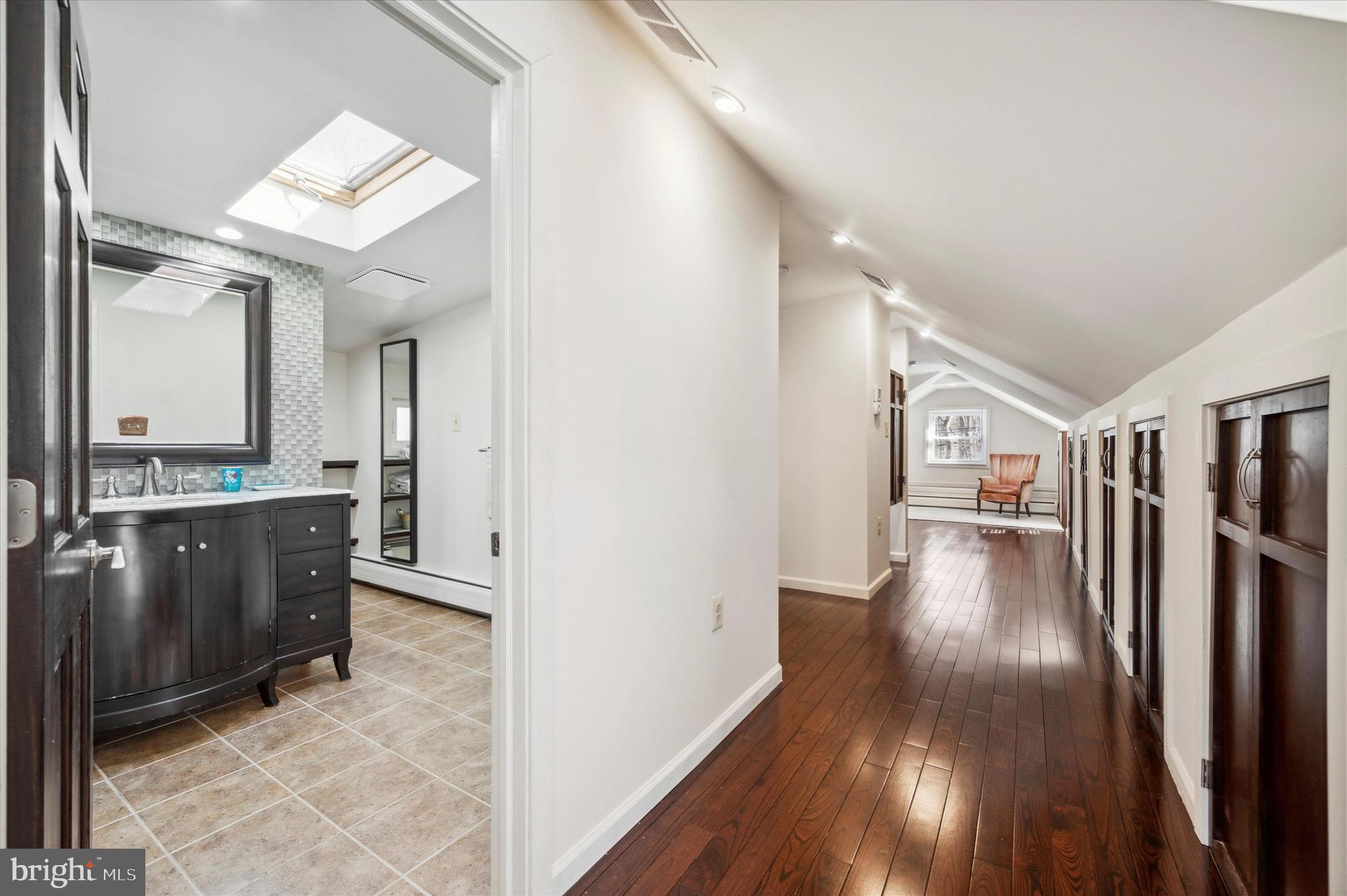 700 Pine Ridge Road Media, PA 19063 - Photo 20 of 37 Primary bathroom