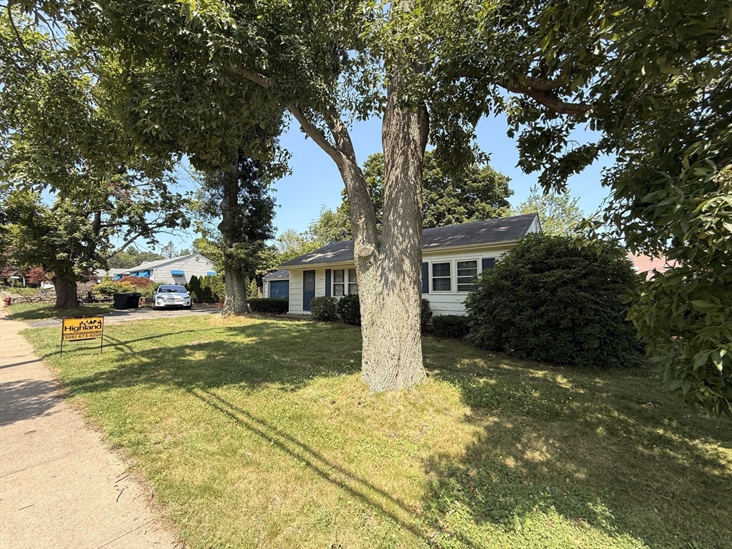 264 Slocum Road Dartmouth, MA 02747 - Photo 2 of 13