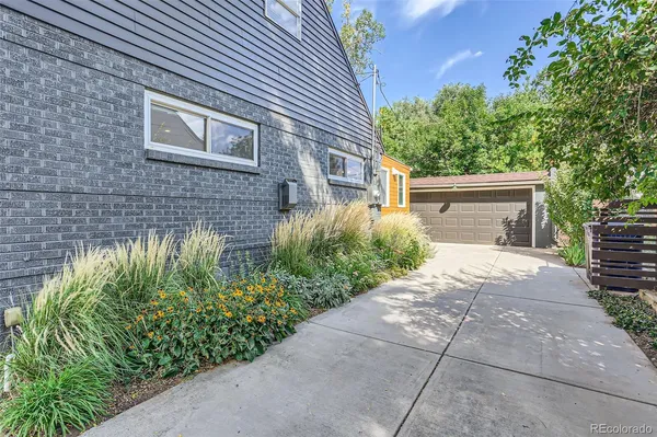$3,950 | 2960 South Vine Street, Denver, CO 80210