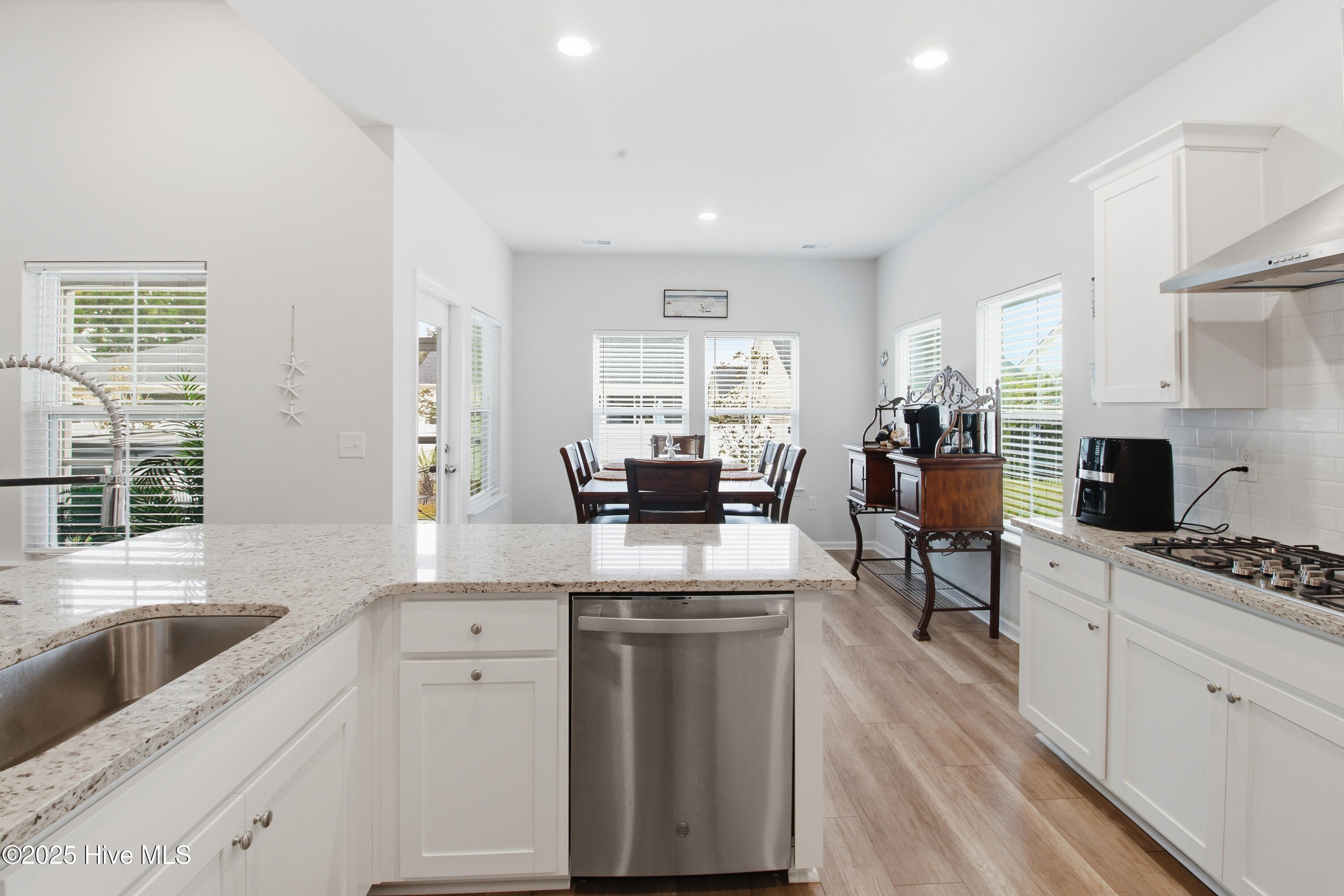 8866 Mobile Avenue Northwest Calabash, NC 28467 - Photo 8 of 43 Kitchen