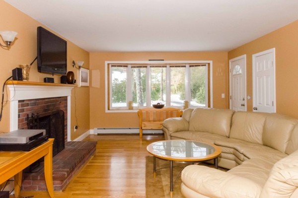 331 Mendall Road Acushnet, MA 02743 - Photo 14 of 27