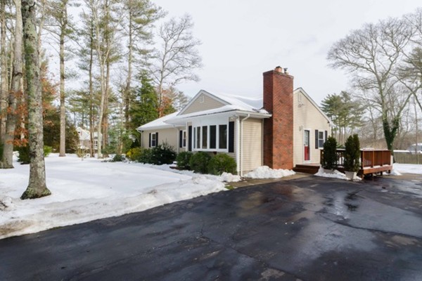 331 Mendall Road Acushnet, MA 02743 - Photo 2 of 27