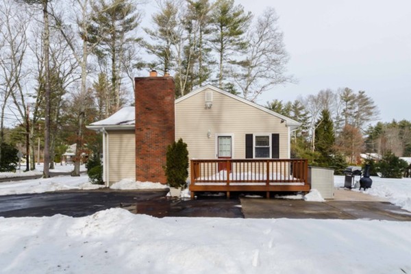 331 Mendall Road Acushnet, MA 02743 - Photo 3 of 27