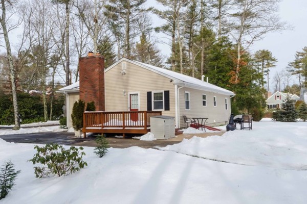 331 Mendall Road Acushnet, MA 02743 - Photo 4 of 27