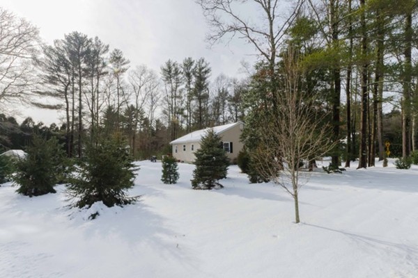 331 Mendall Road Acushnet, MA 02743 - Photo 5 of 27