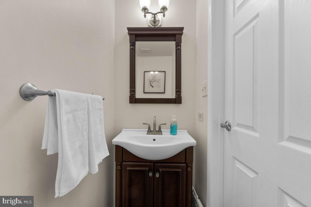 1237 Windmill Lane Silver Spring, MD 20905 - Photo 16 of 38