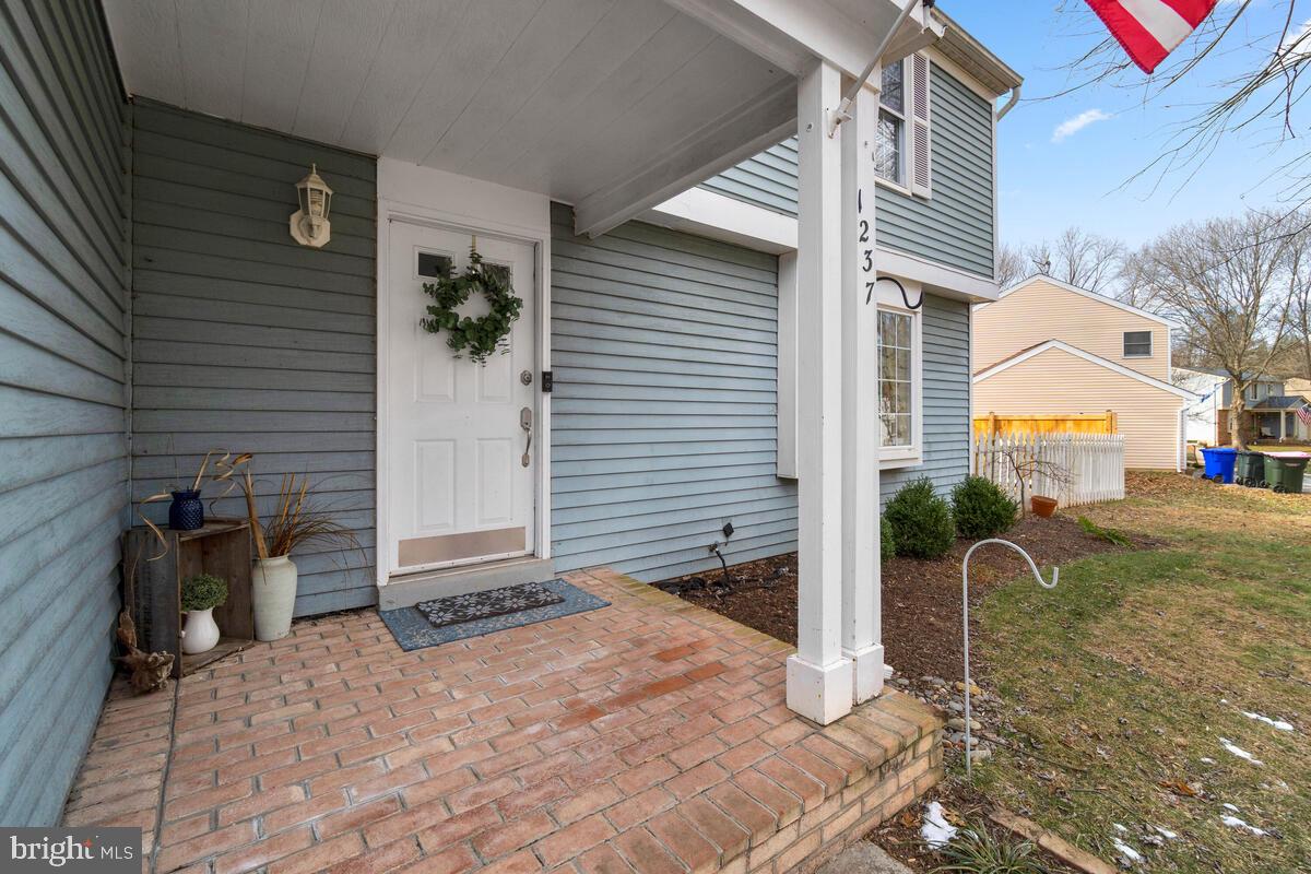 1237 Windmill Lane Silver Spring, MD 20905 - Photo 3 of 38