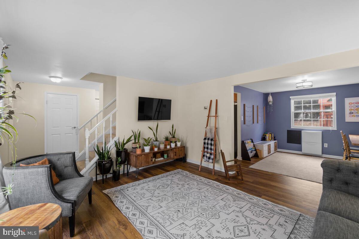 1237 Windmill Lane Silver Spring, MD 20905 - Photo 5 of 38