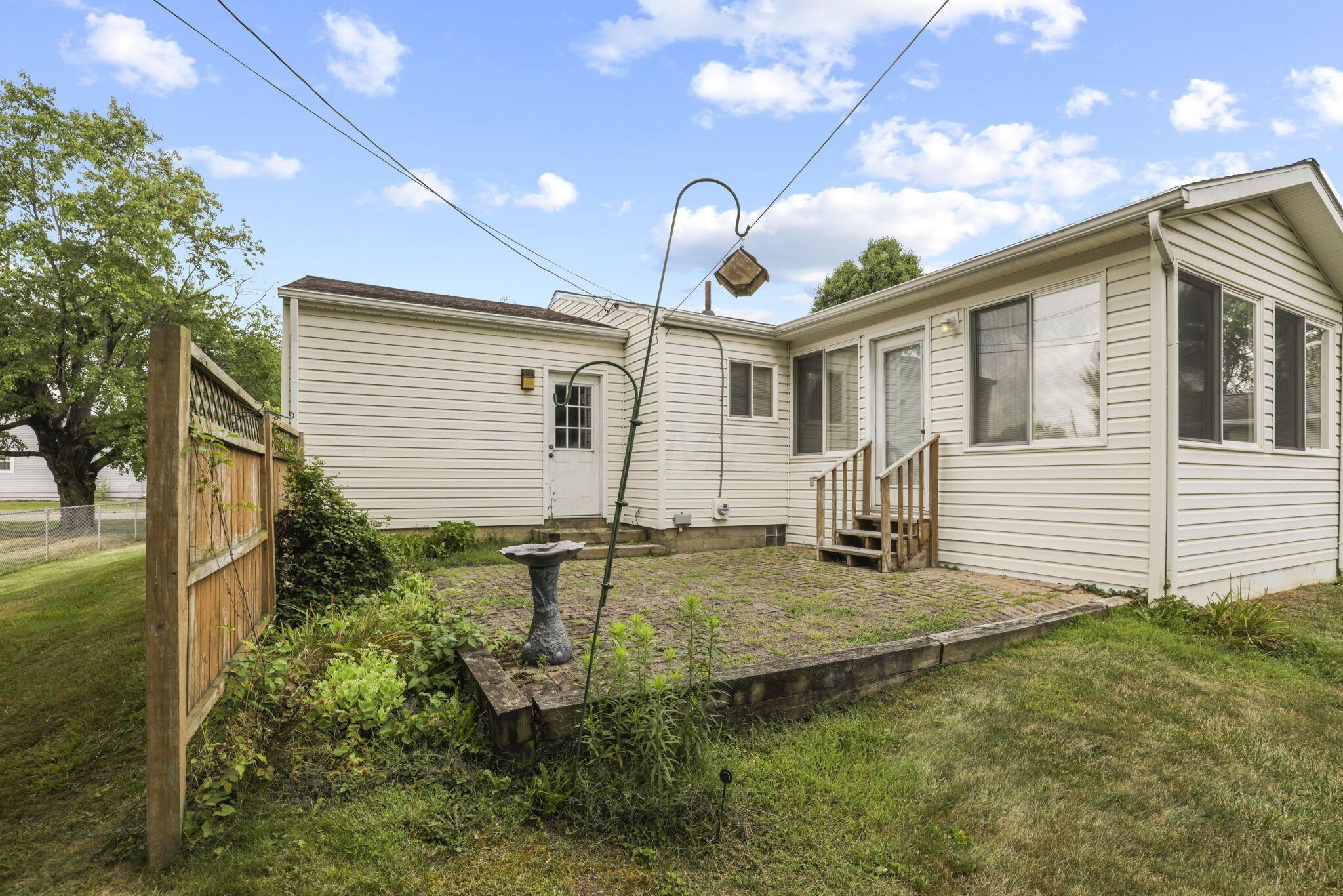 702 Sherwick Road Newark, OH 43055 - Photo 50 of 54 Patio