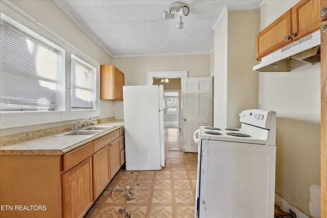 $200,000 | 1080 Baker Avenue, Knoxville, TN 37920