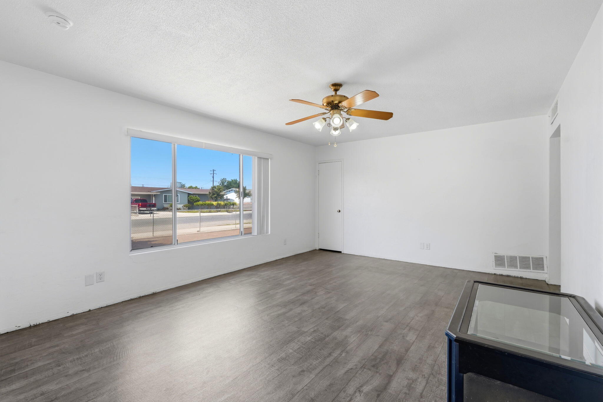 15358 Cedar Road Porterville, CA 93257 - Photo 11 of 30 11-15358_Cedar_Rd_010