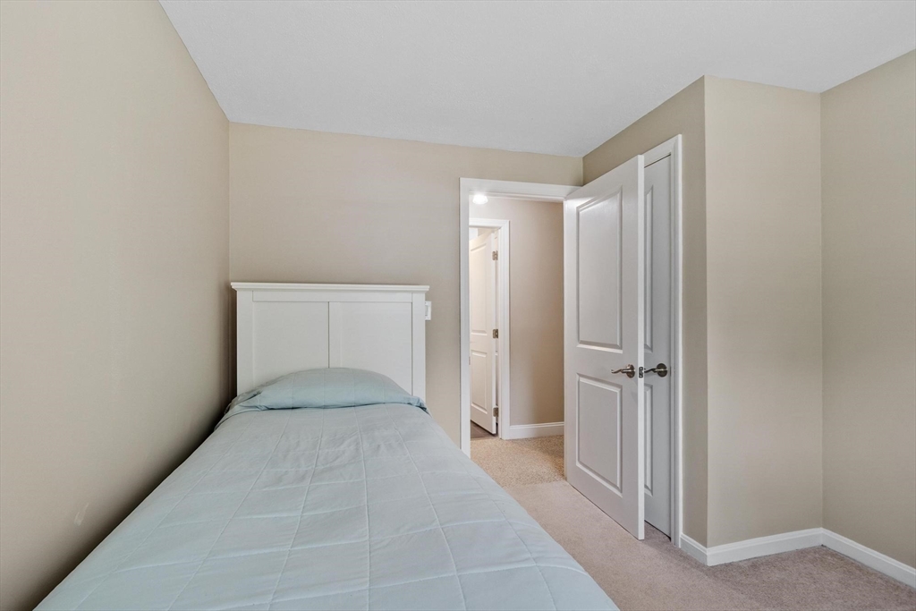 15 Dallas Road Lowell, MA 01854 - Photo 20 of 36