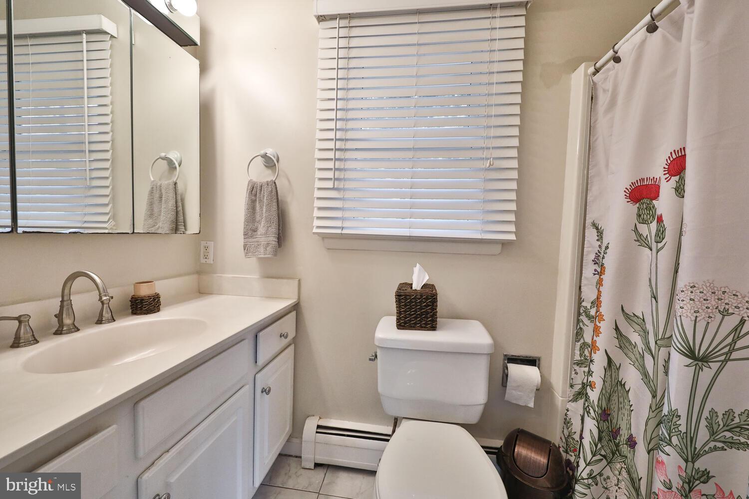 3710 Heaton Road Huntingdon Valley, PA 19006 - Photo 21 of 37 Primary en-suite