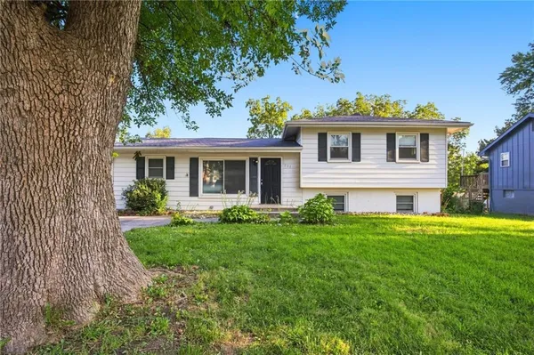 $255,000 | 204 Meade Street, Liberty, MO 64068