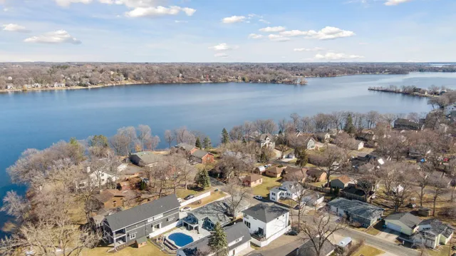 $1,069,900 | 1571 Blue Bird Lane, Mound, MN 55364