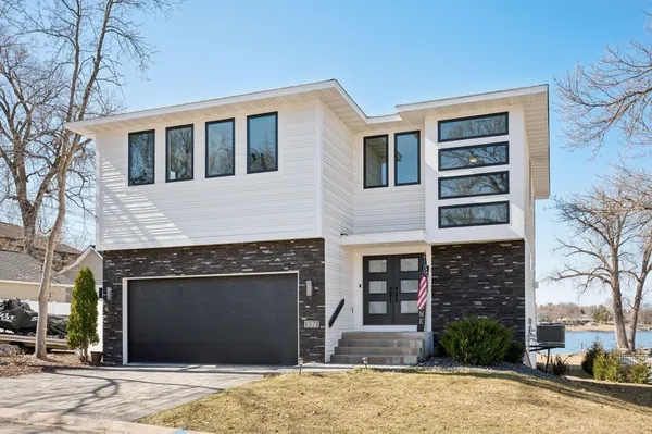 $979,900 | 1571 Blue Bird Lane, Mound, MN 55364